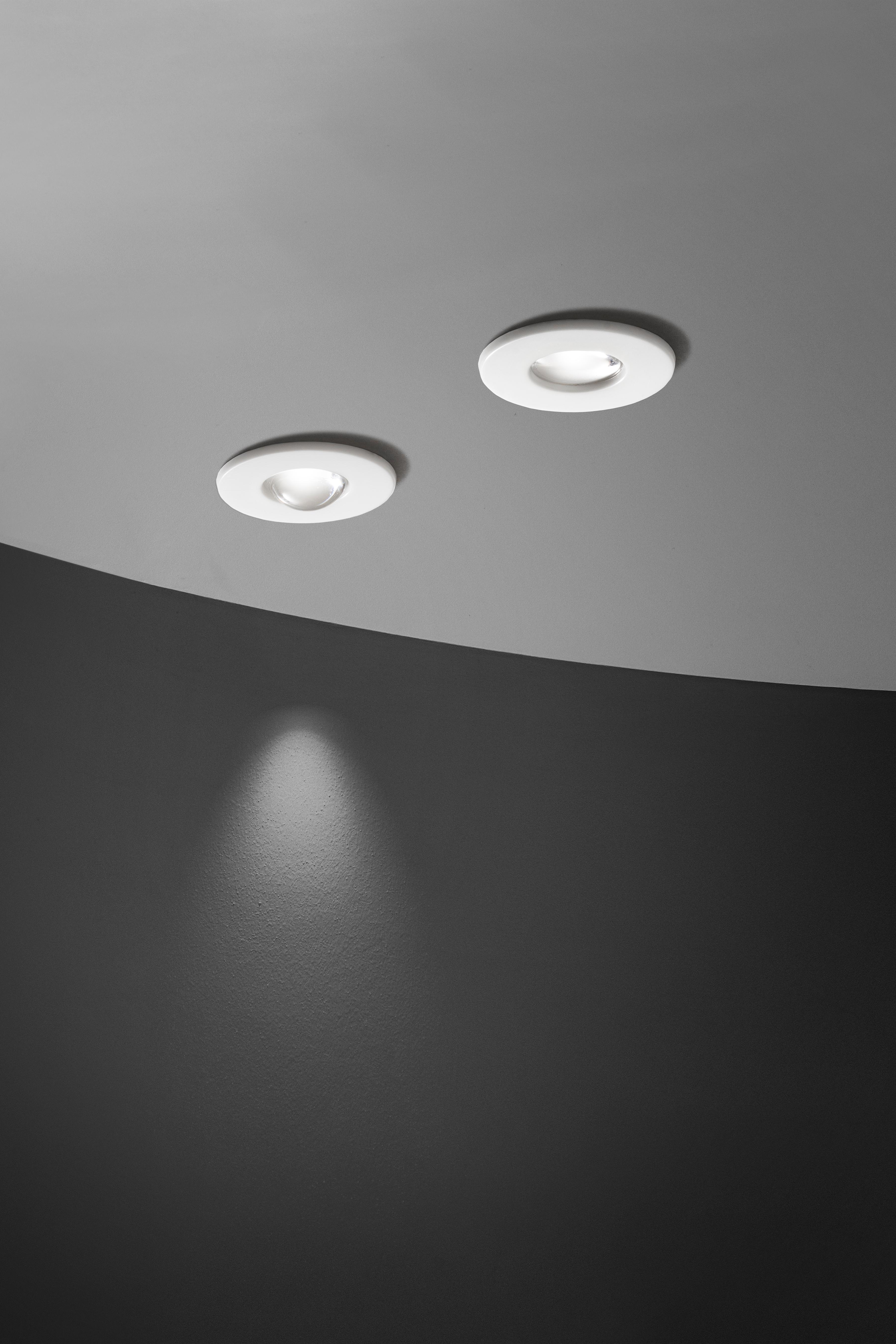 Gallery Picrol Spotlights Indoor Linealightgroup 1280X1920