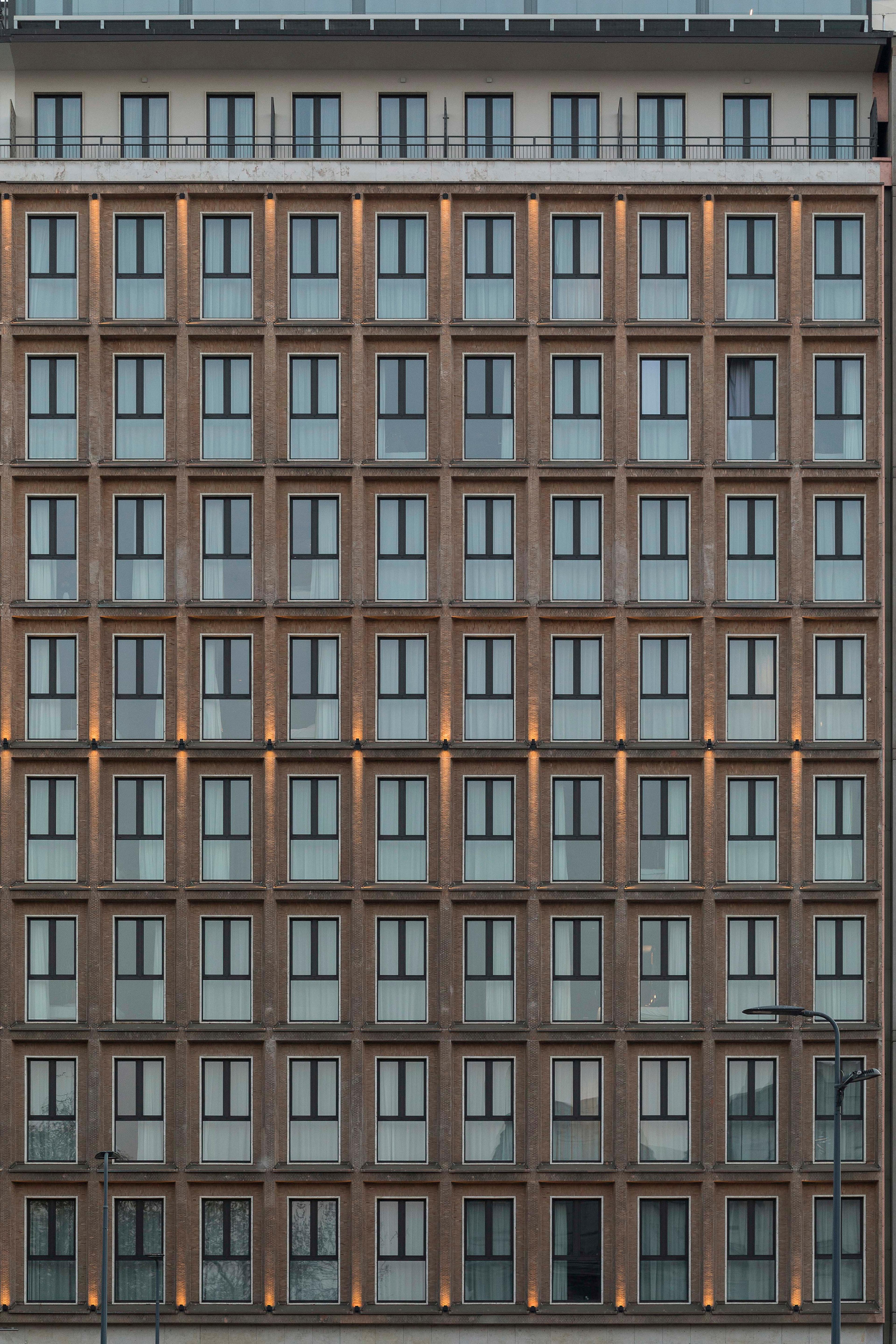 HD8 Hotel Llg 1920X1280 10