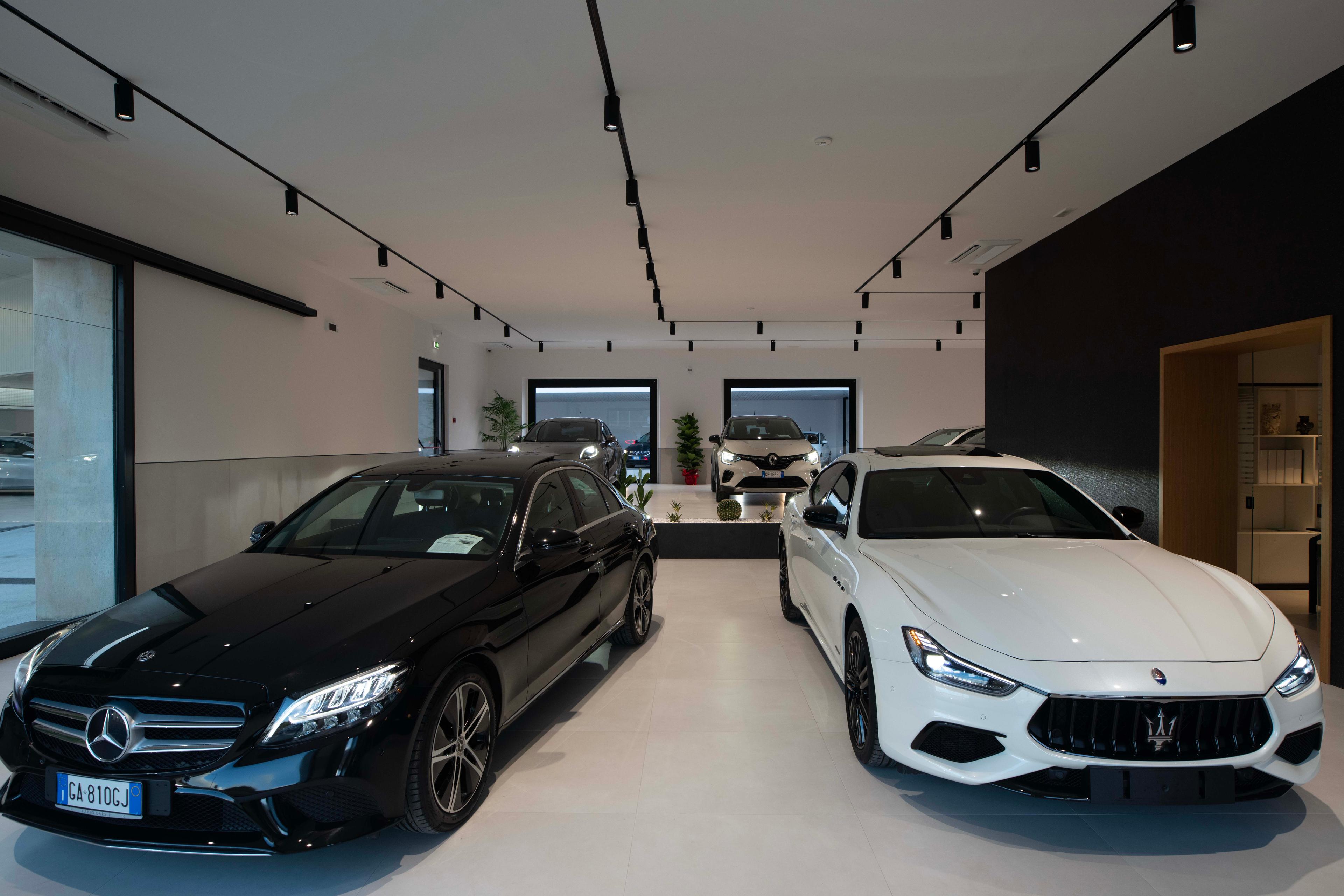 Fabio Cars Dealership Cover Llg 1920X1280 4